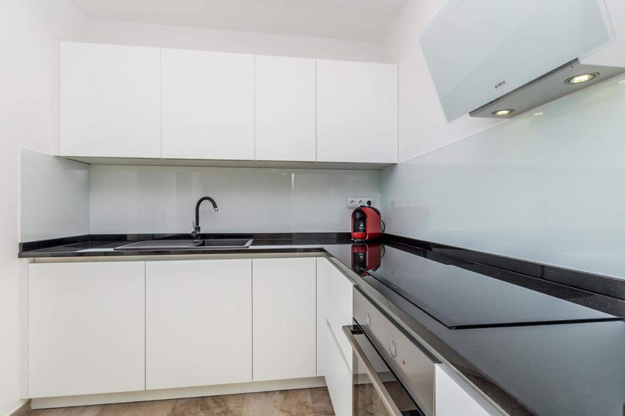 Apartments Luca クルク エクステリア 写真